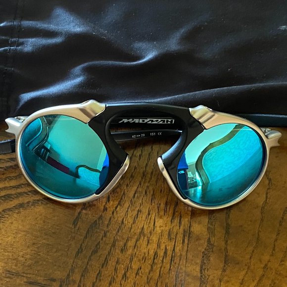 Oakley Polarized Madman Special Edition Sunglasses in Brand New Condition - Picture 3 of 16